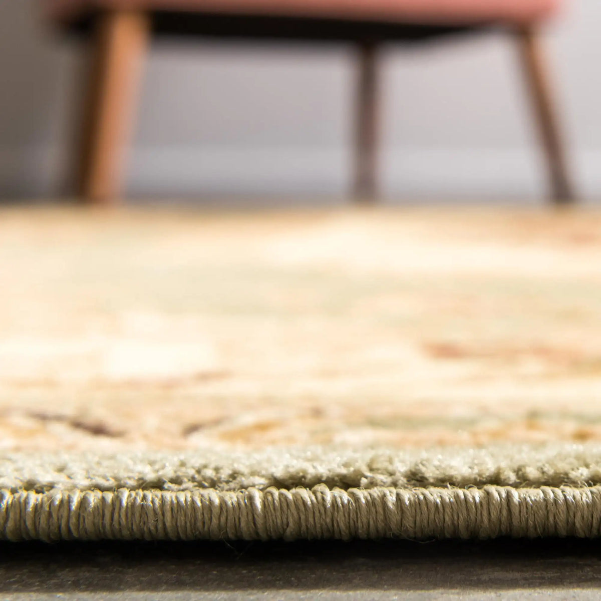 Rechteck Teppich Classic Aubusson in Grün von Hadorn™ - Lifestyle Image