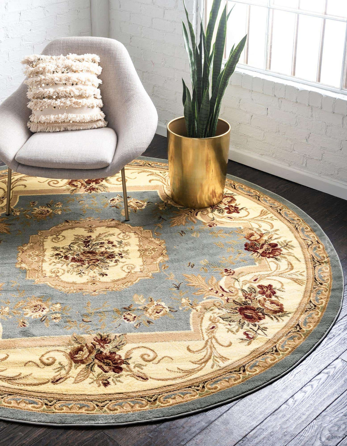Rund Teppich Classic Aubusson in Hellblau von Hadorn™ - Lifestyle Image