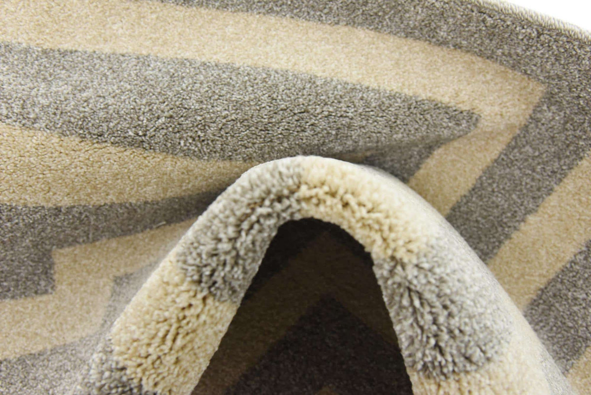 Rechteck Teppich Greek Key in Grau von Hadorn™ - Lifestyle Image