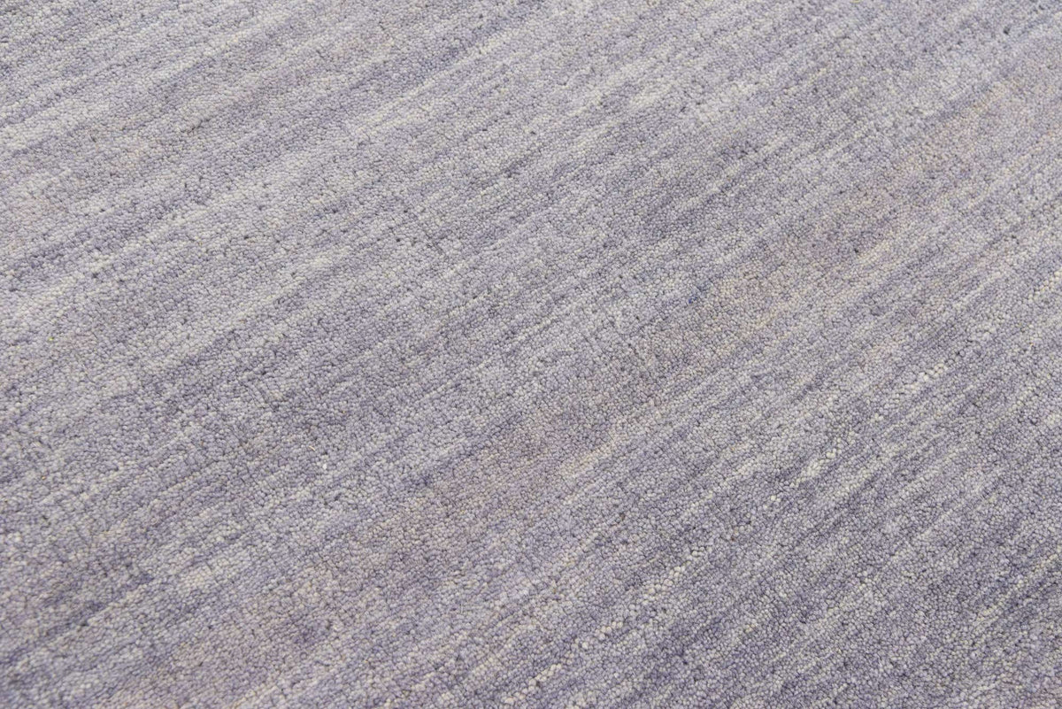 Wolle Teppich Solid Gabbeh in Grau von Hadorn™ - Lifestyle Image