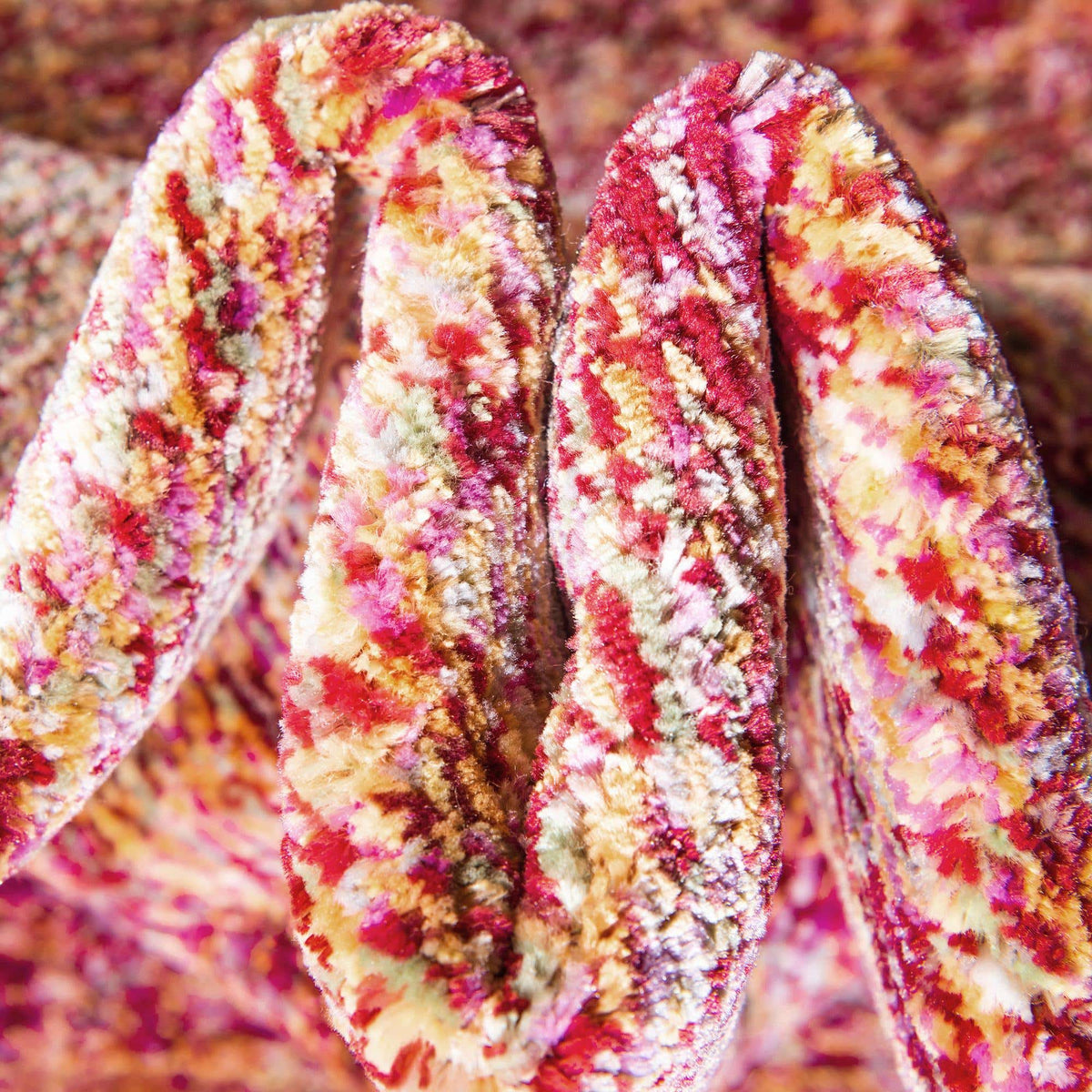 Rechteck Teppich Aqua in Rot von Hadorn™ - Lifestyle Image