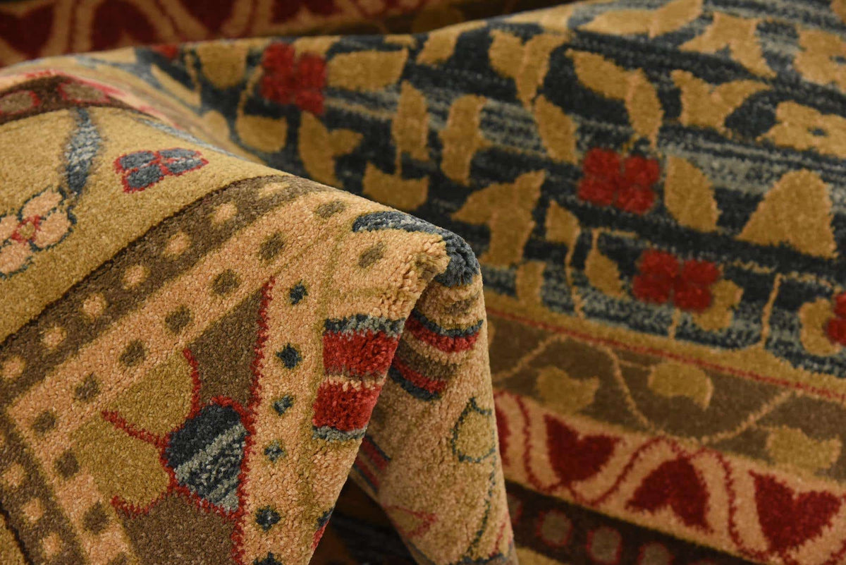 Rechteck Teppich Mamluk in Blau von Hadorn™ - Lifestyle Image