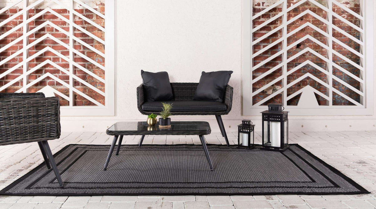 Rechteck Outdoor Teppich Outdoor Border in Grau von Hadorn™ - Lifestyle Image