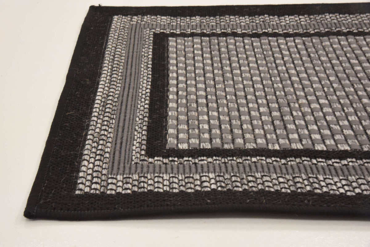 Läufer Outdoor Teppich Outdoor Border in Grau von Hadorn™ - Lifestyle Image