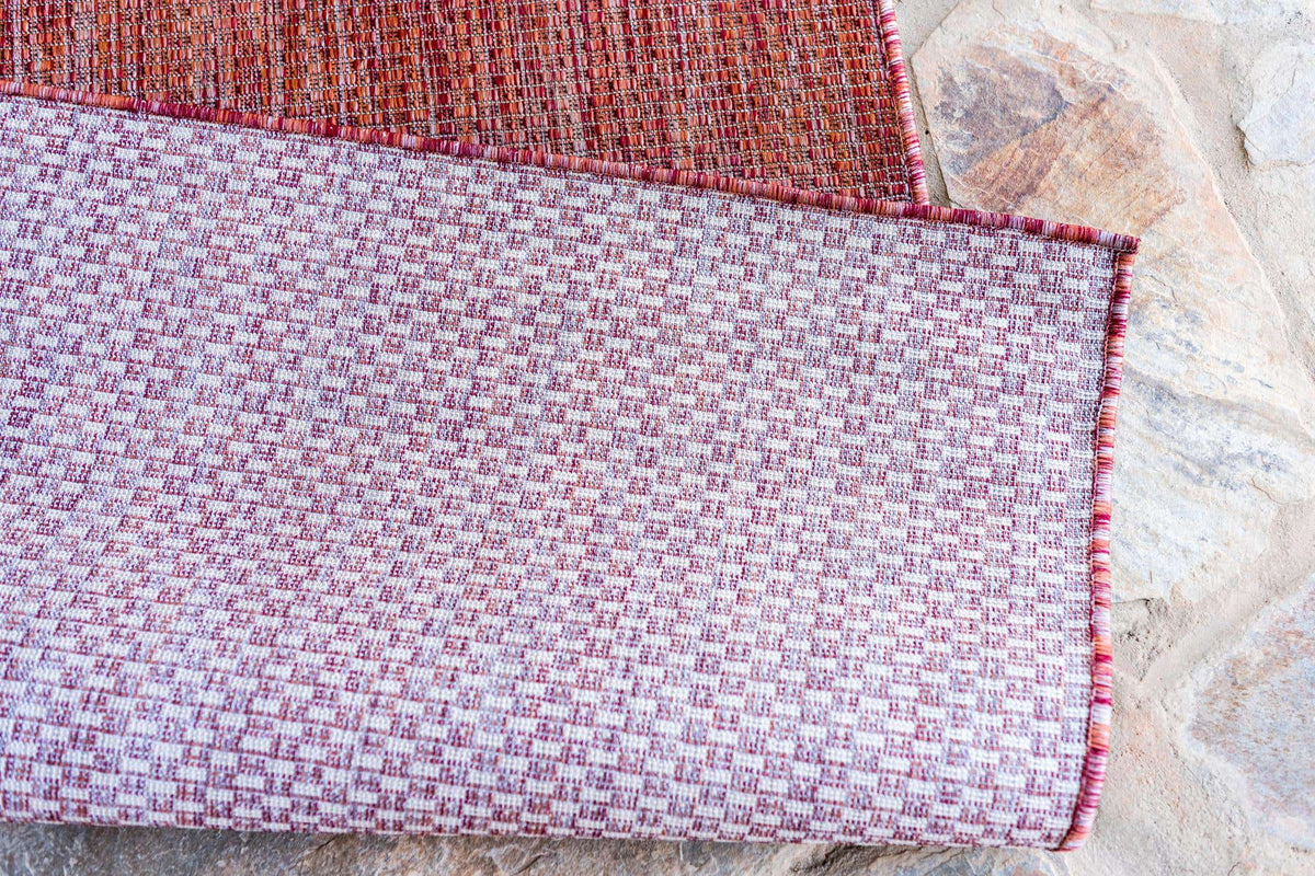 Rechteck Outdoor Teppich Outdoor Solid in Rot von Hadorn™ - Lifestyle Image