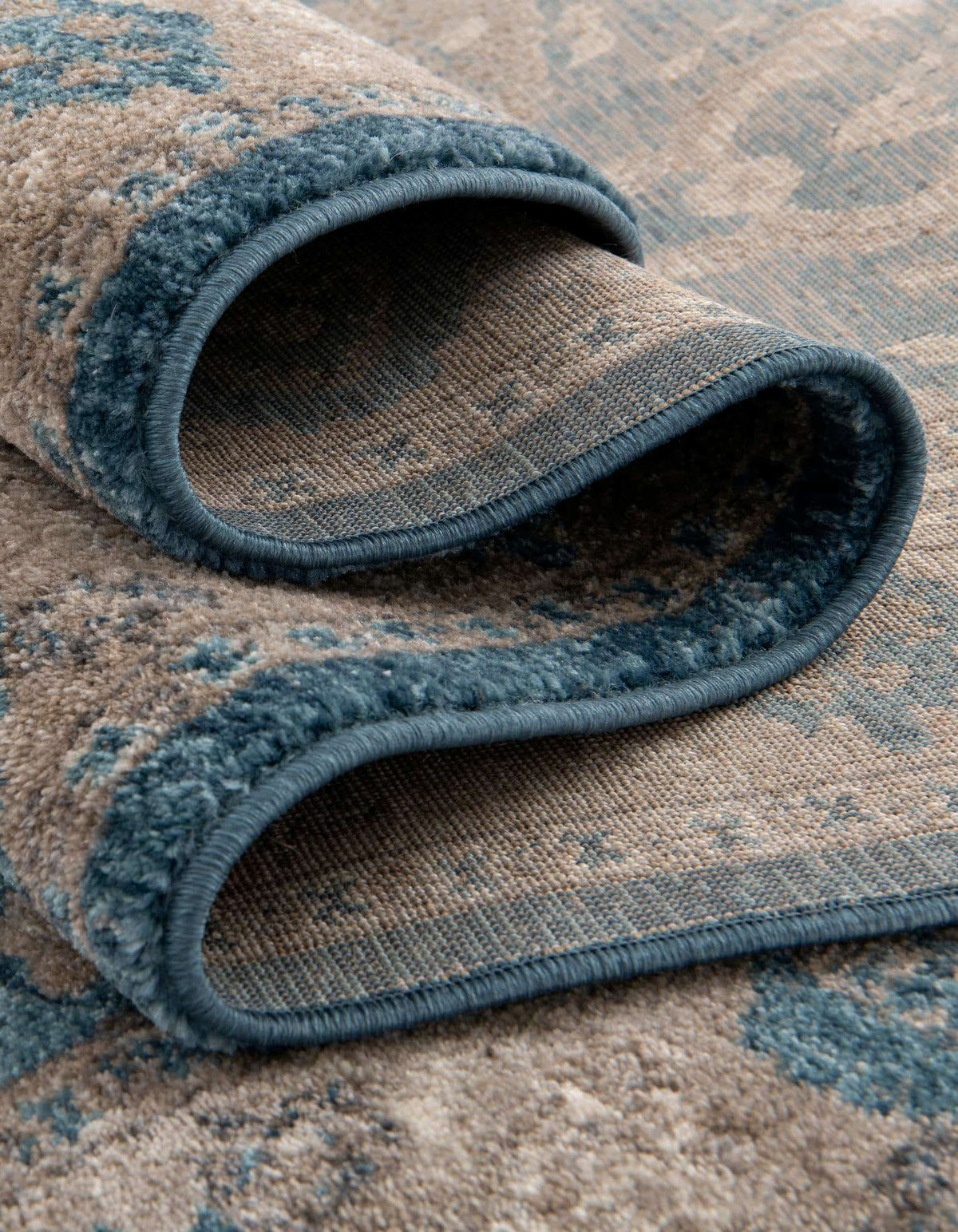 Rechteck Teppich Vienna in Hellblau von Hadorn™ - Lifestyle Image