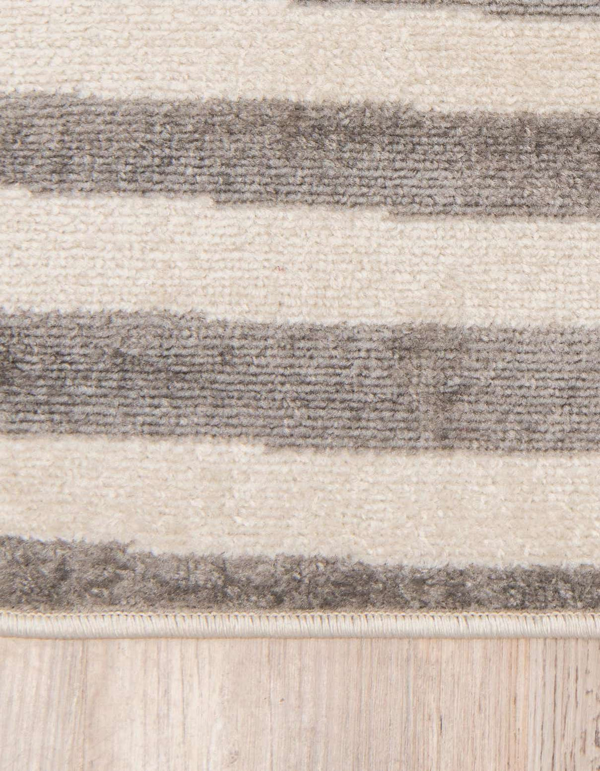 Rechteck Teppich Tribeca in Dunkelgrau von Hadorn™ - Lifestyle Image