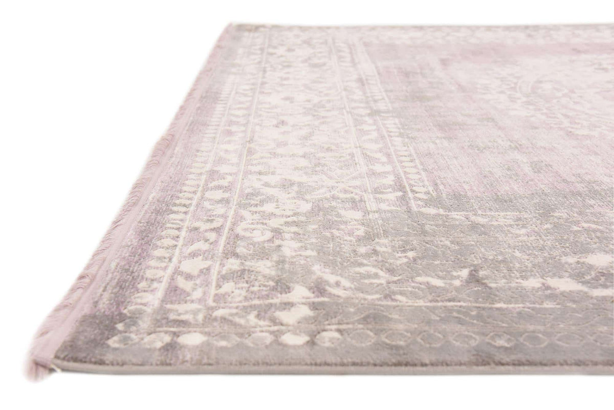 Quadratisch Teppich New Vintage in Lila von Hadorn™ - Lifestyle Image