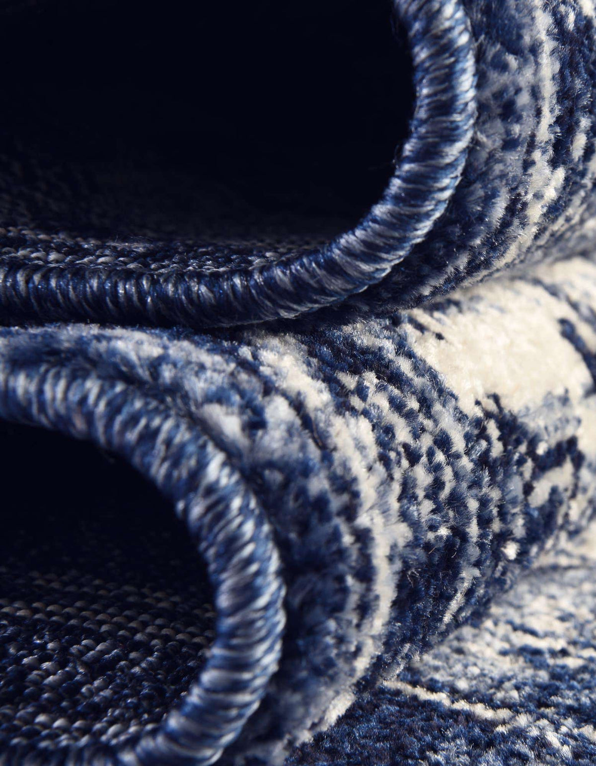 Rund Teppich Vista in Blau von Hadorn™ - Lifestyle Image