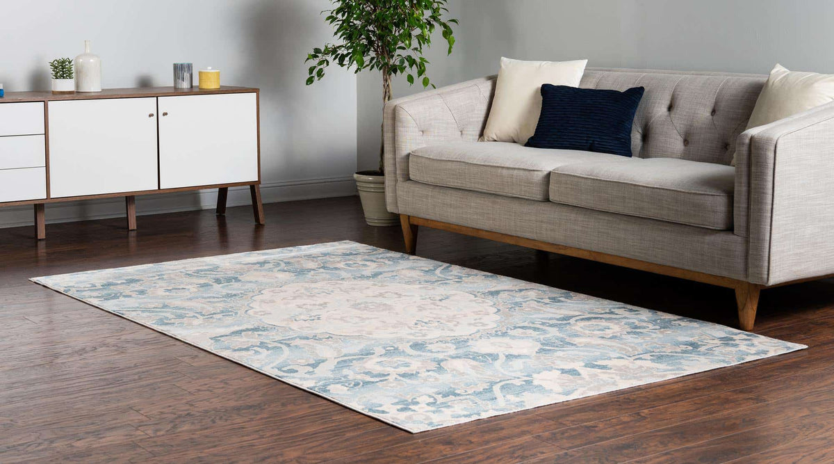 Rechteck Teppich Restoration in Blau von Hadorn™ - Lifestyle Image
