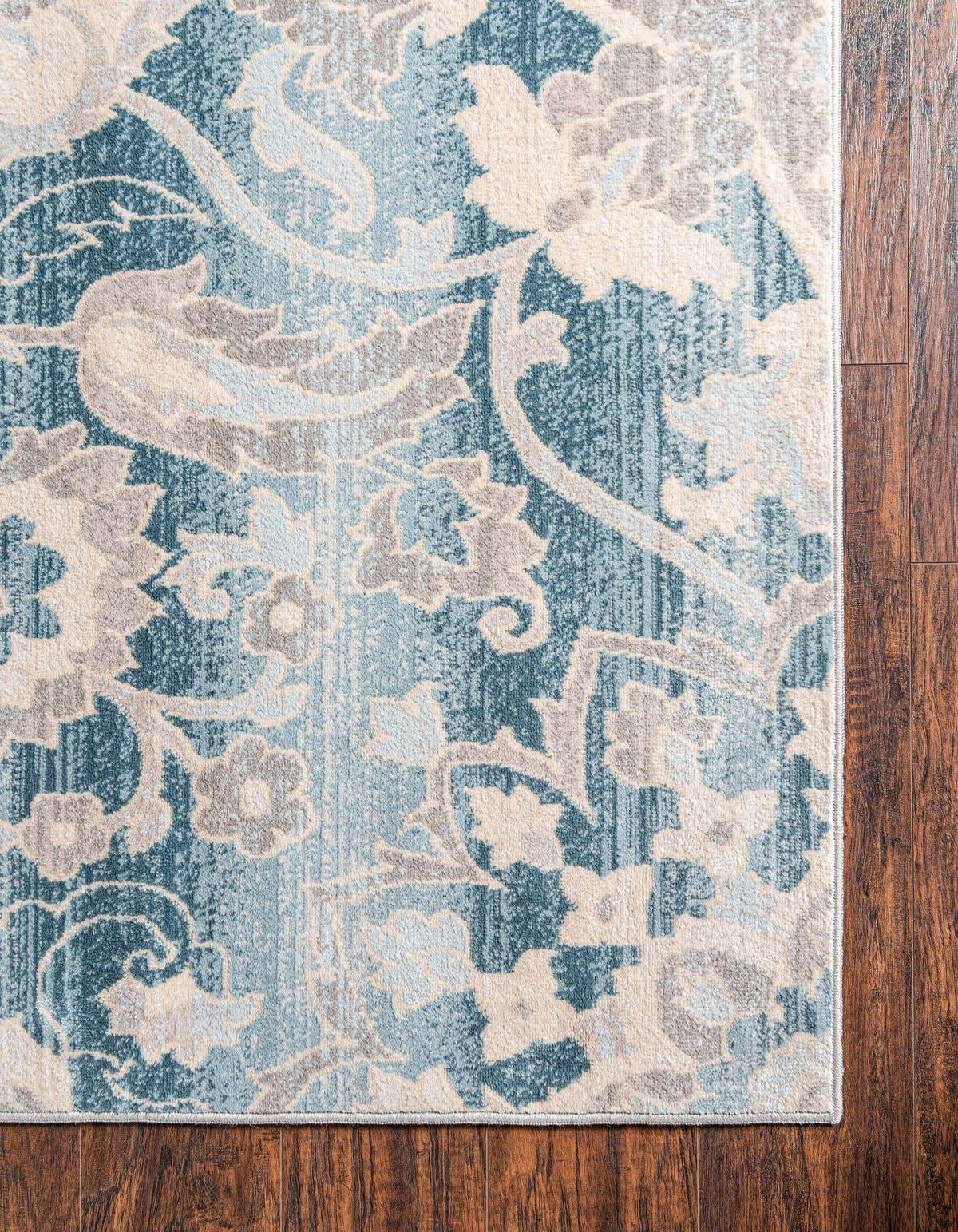 Rechteck Teppich Restoration in Blau von Hadorn™ - Lifestyle Image