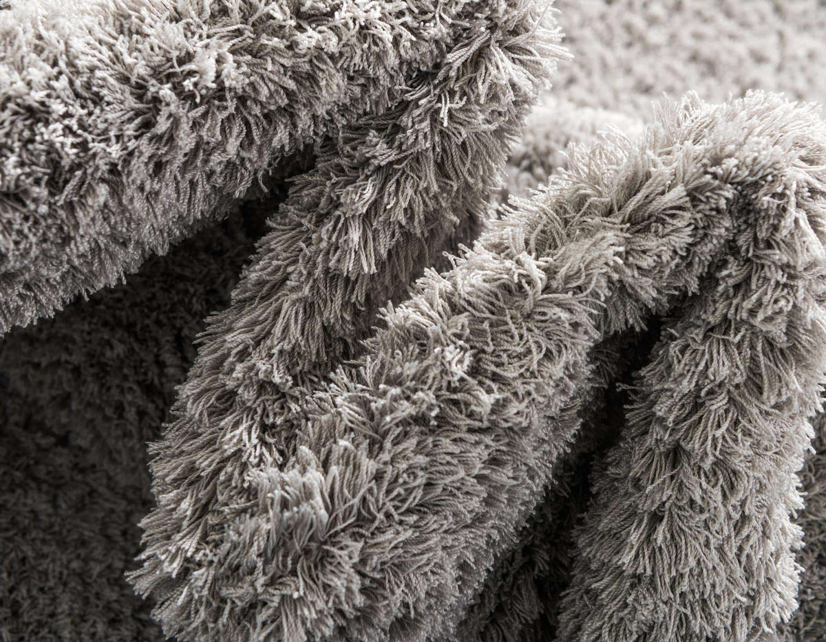 Rechteck Hochflorteppich Studio Solid Shag in Hellgrau von Hadorn™ - Lifestyle Image