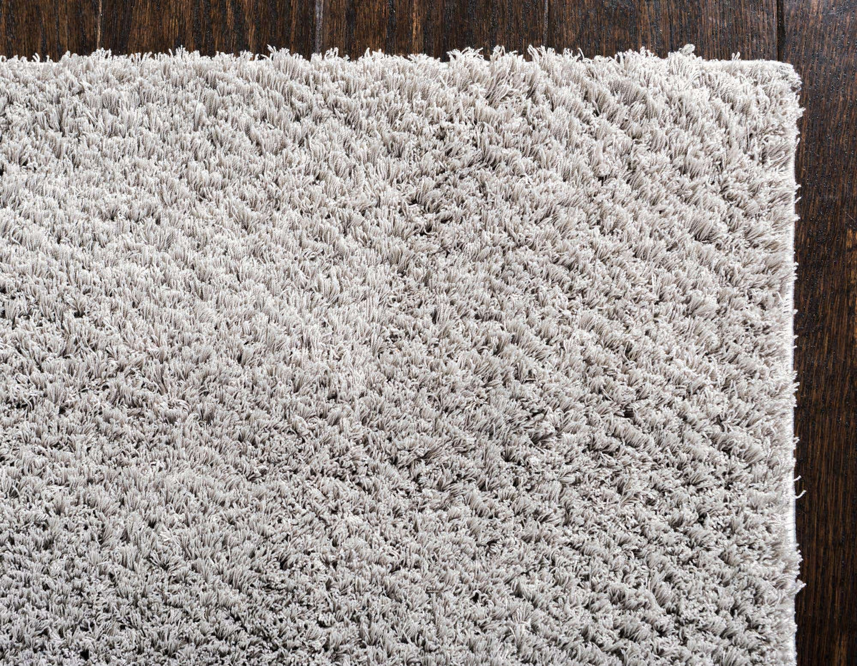 Rechteck Hochflorteppich Studio Solid Shag in Hellgrau von Hadorn™ - Lifestyle Image