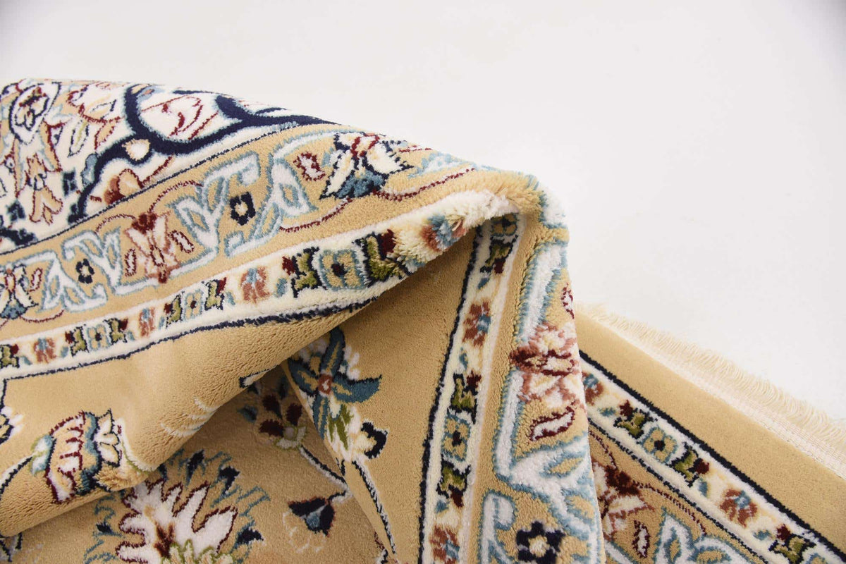 Rechteck Teppich Nain Design in Beige von Hadorn™ - Lifestyle Image