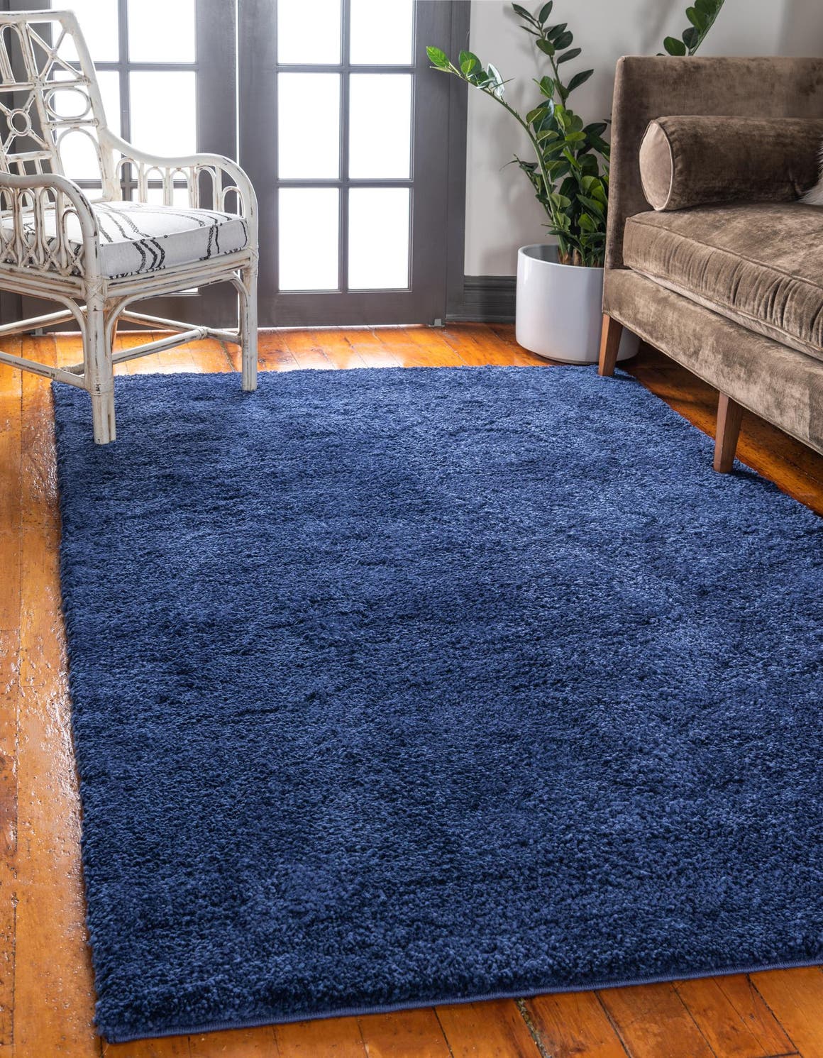 Rechteck Teppich Solid Frieze in Blau von Hadorn™ - Lifestyle Image