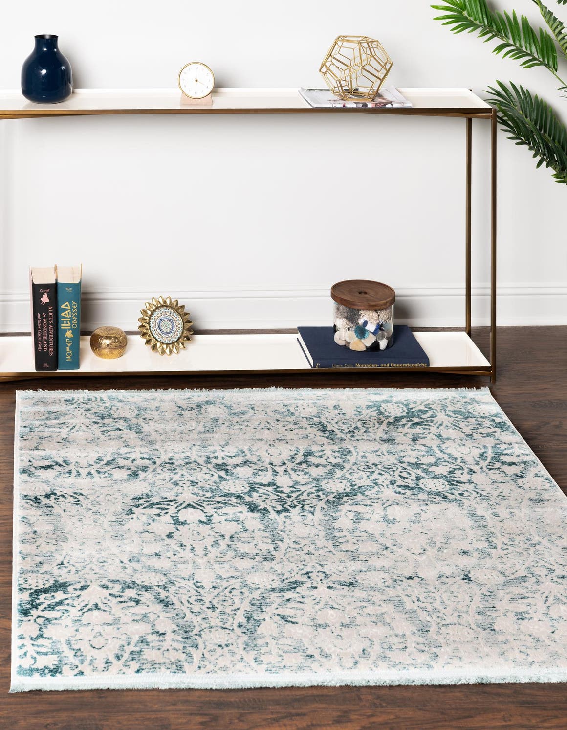 Quadratisch Teppich New Vintage in Hellblau von Hadorn™ - Lifestyle Image