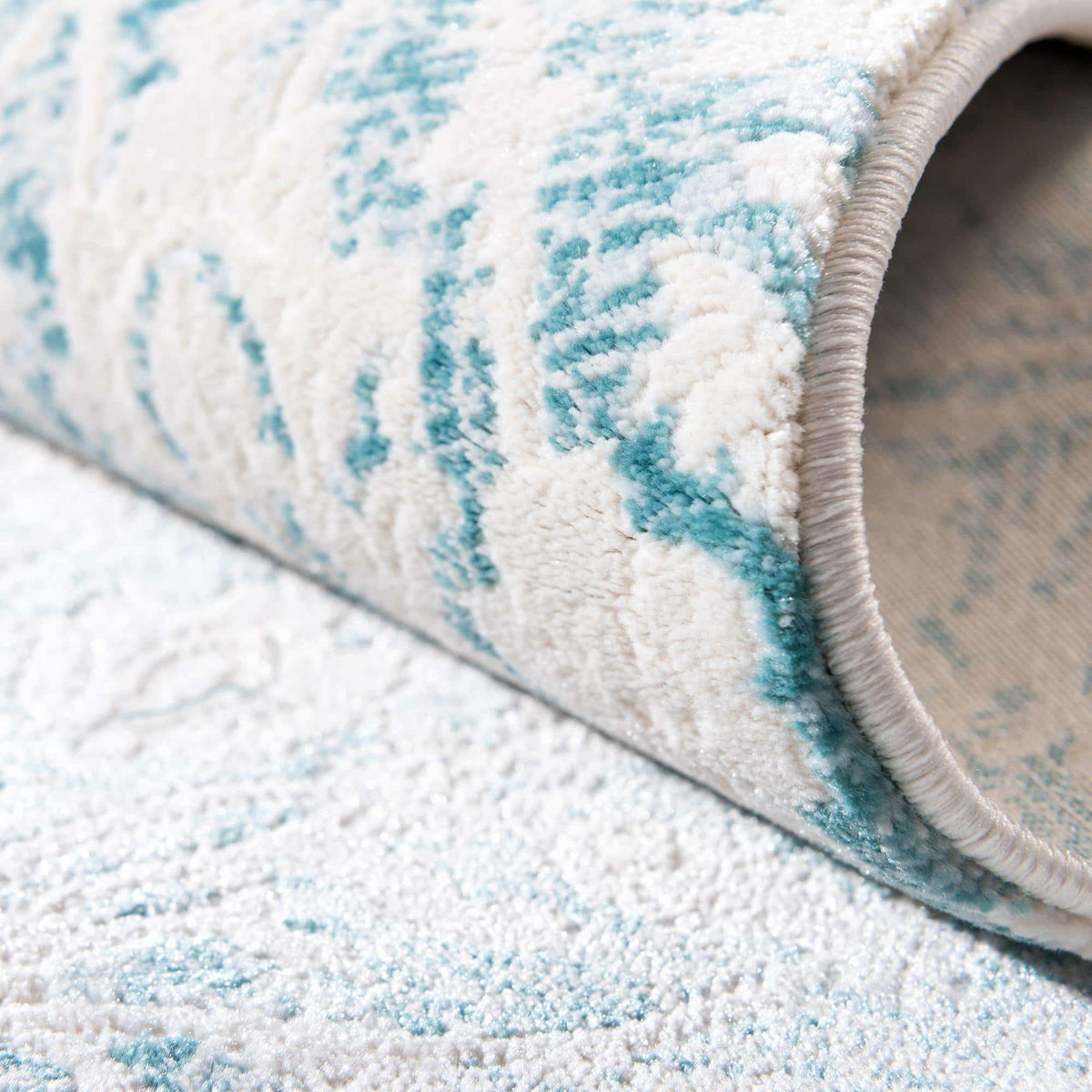 Quadratisch Teppich New Vintage in Hellblau von Hadorn™ - Lifestyle Image