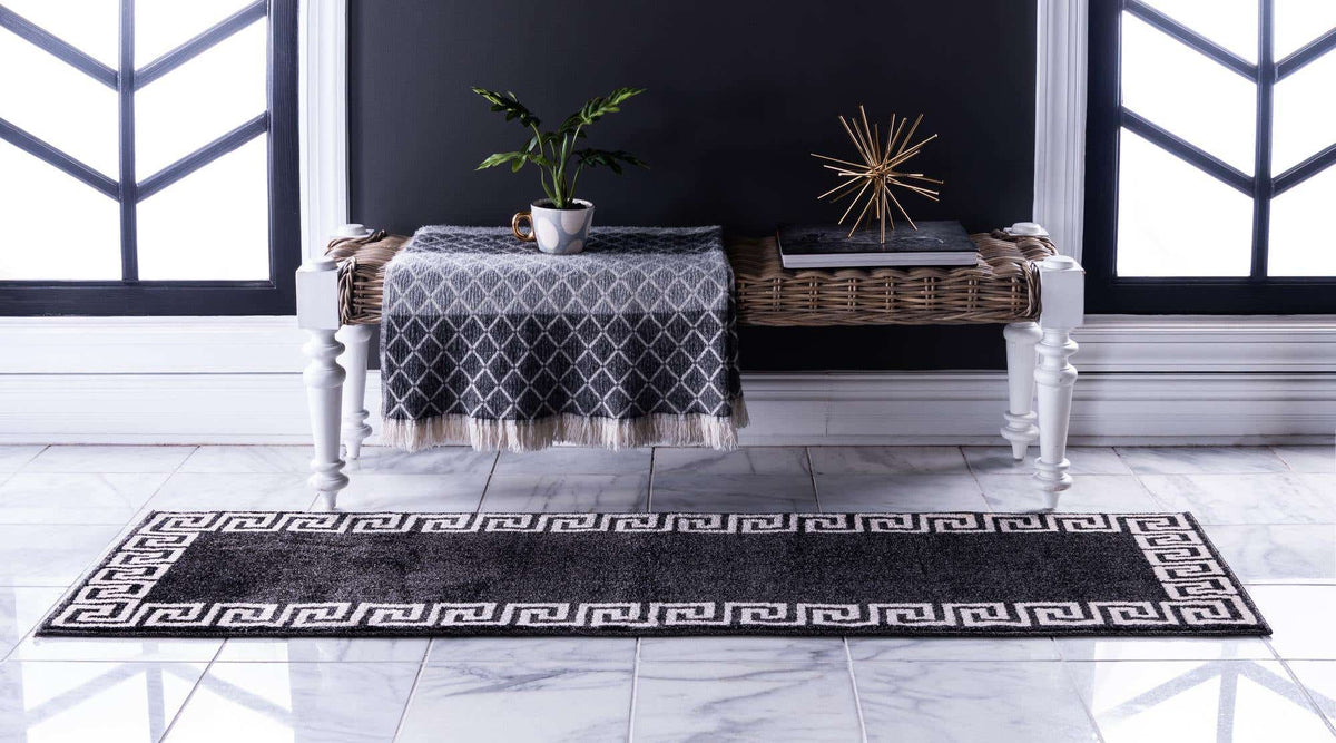 Läufer Teppich Greek Key in Dunkelgrau von Hadorn™ - Lifestyle Image