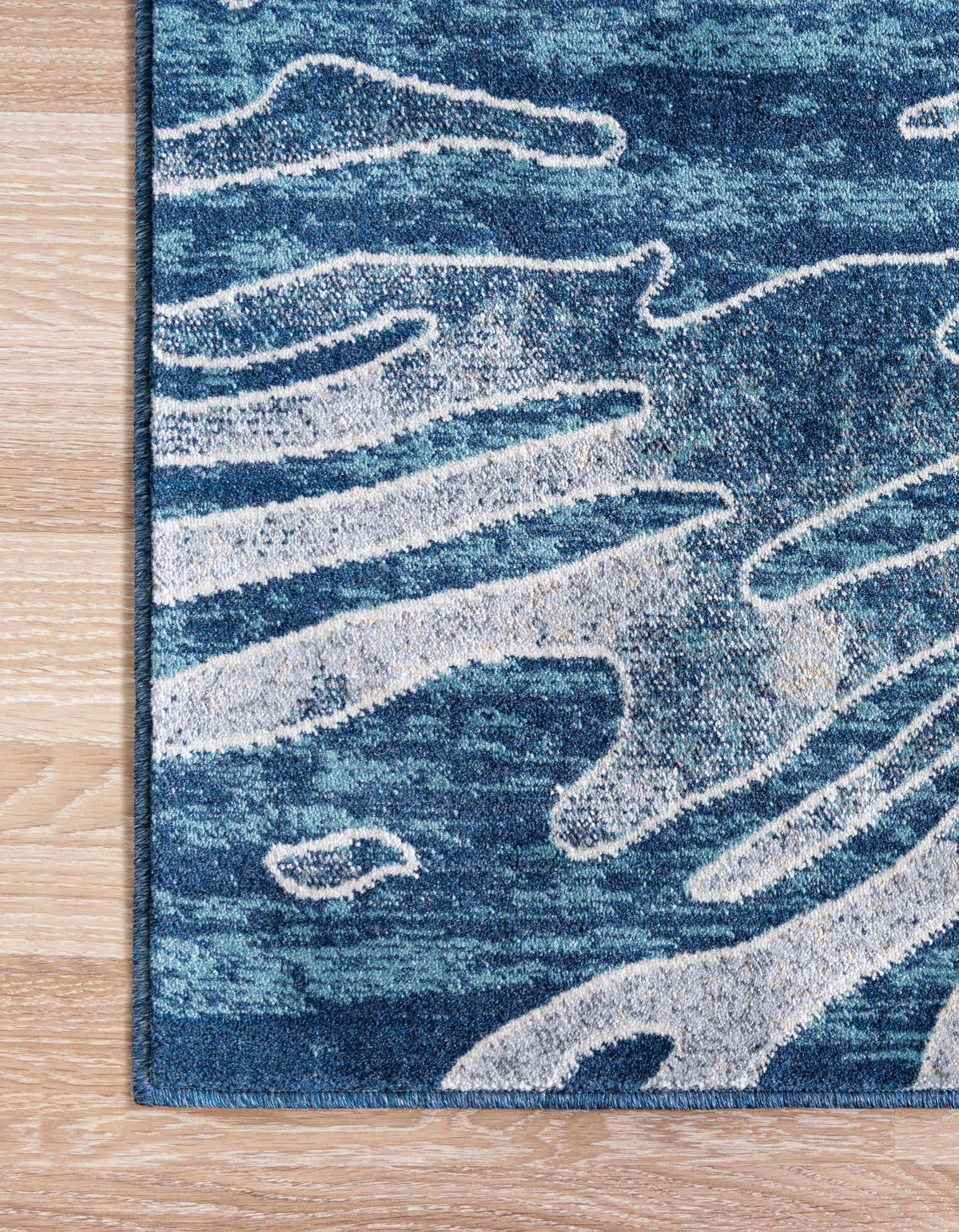 Läufer Teppich Ethereal in Blau von Hadorn™ - Lifestyle Image