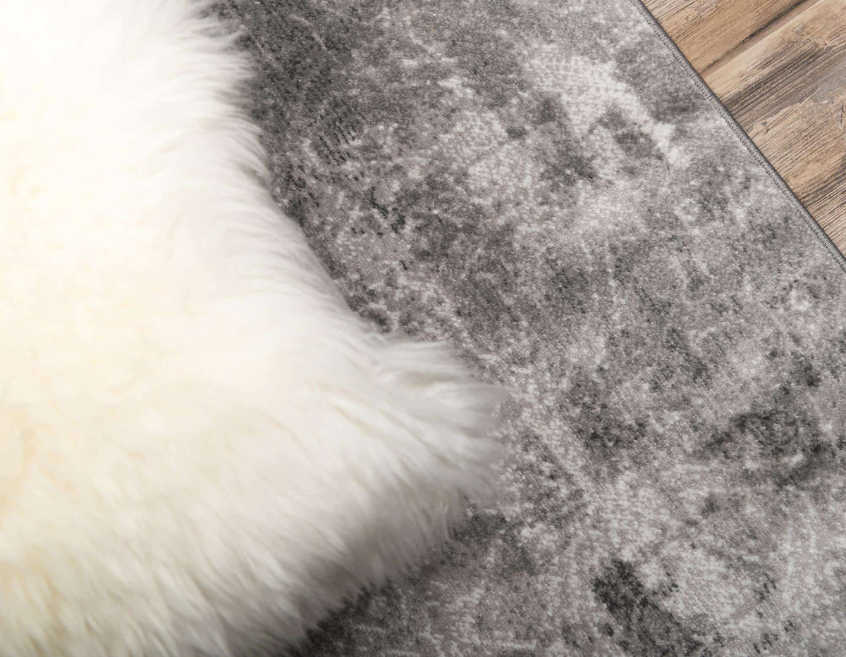 Läufer Teppich Monaco in Dunkelgrau von Hadorn™ - Lifestyle Image