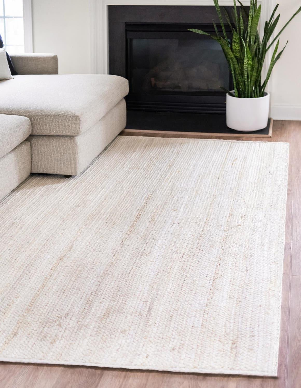 Rechteck Handgeflochten Teppich Braided Jute in Weiss von Hadorn™ - Lifestyle Image