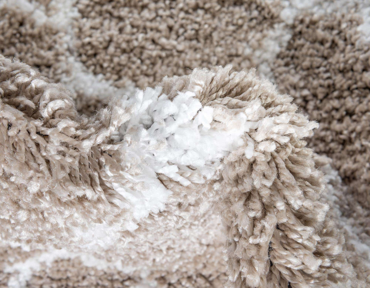 Rechteck Hochflorteppich Marrakesh Shag in Taupe von Hadorn™ - Lifestyle Image