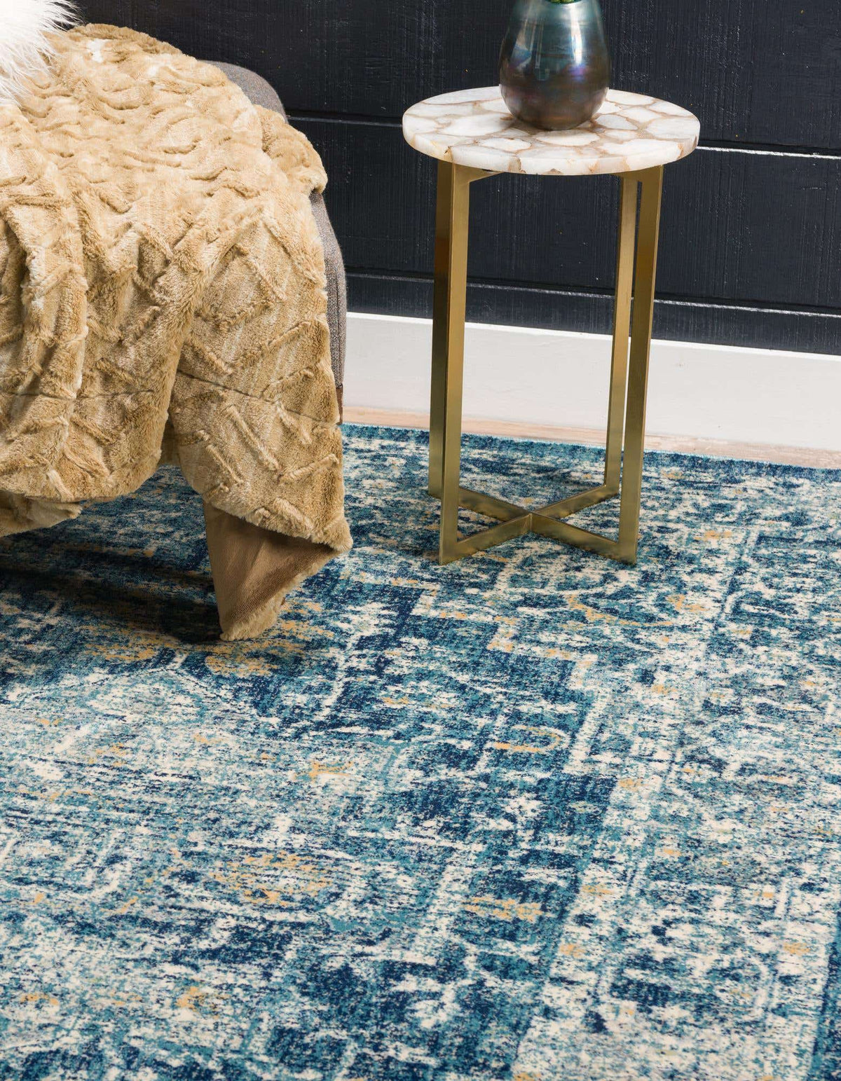 Rechteck Teppich Stockholm in Blau von Hadorn™ - Lifestyle Image