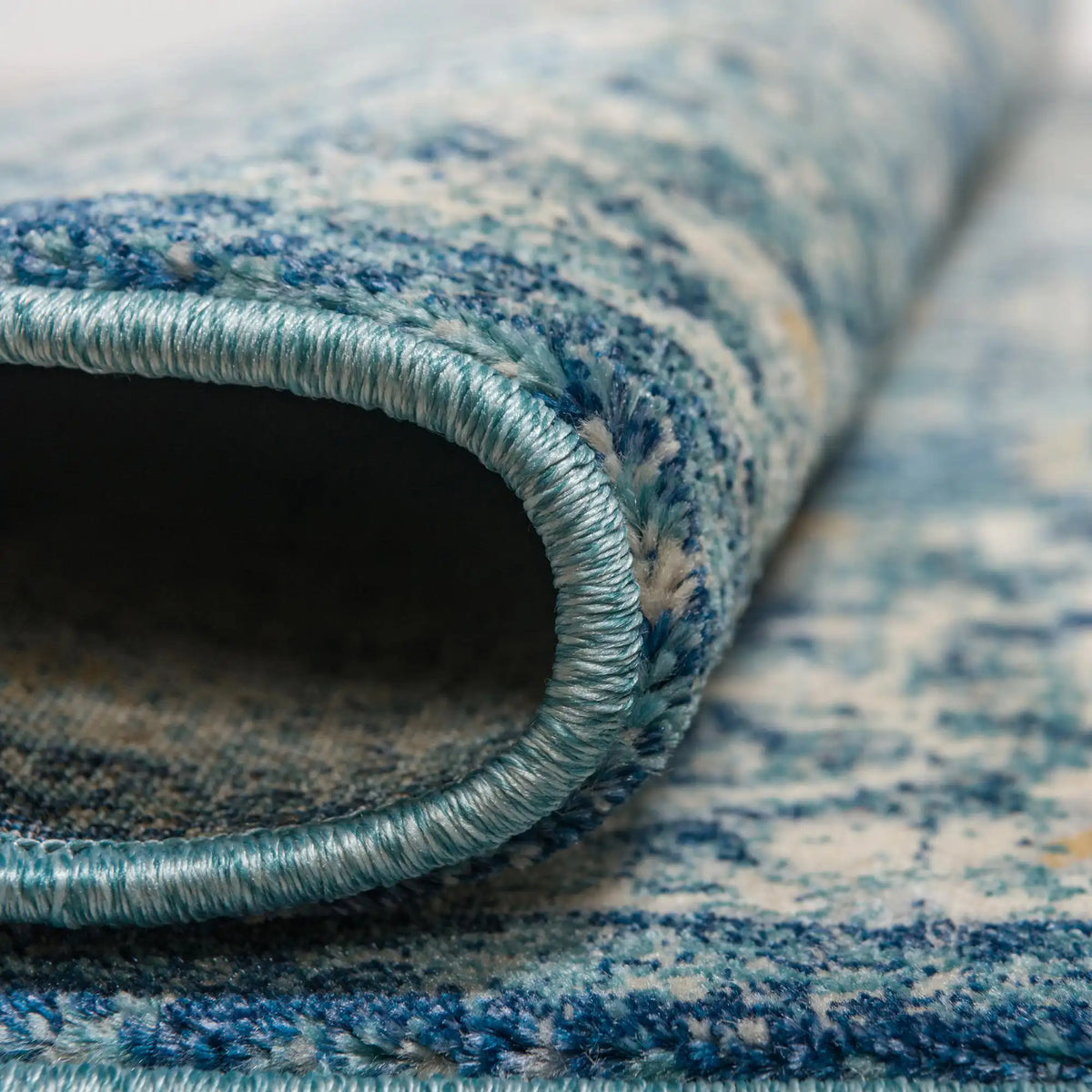 Rechteck Teppich Stockholm in Blau von Hadorn™ - Lifestyle Image