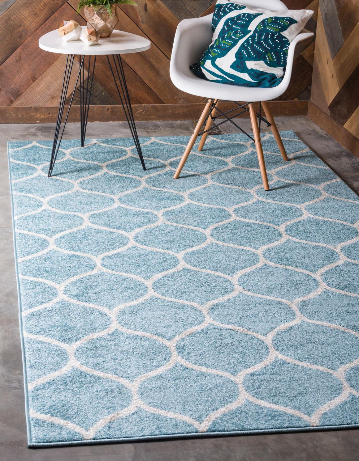 Rechteck Teppich Trellis Frieze in Hellblau von Hadorn™ - Lifestyle Image