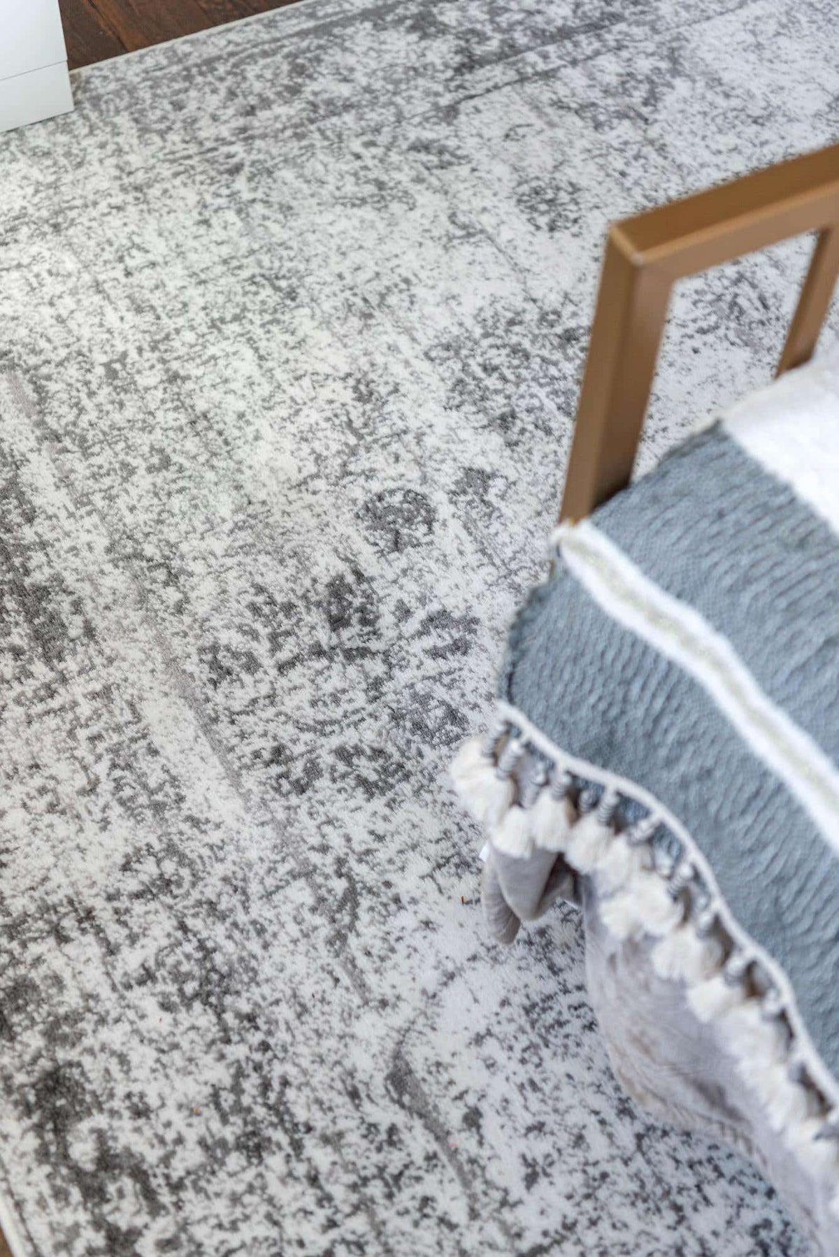 Rechteck Teppich Monaco in Grau von Hadorn™ - Lifestyle Image