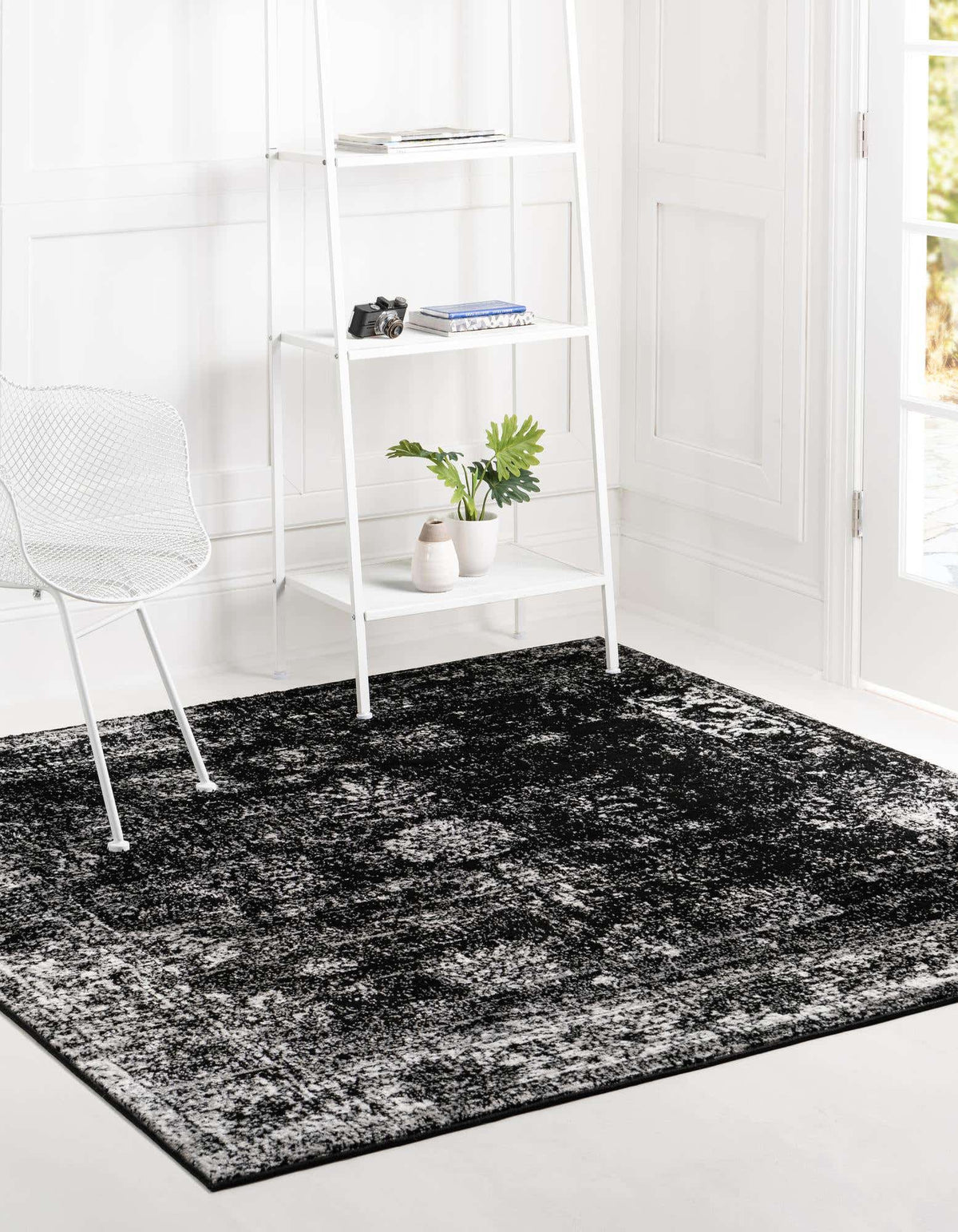 Quadratisch Teppich Monaco in Schwarz von Hadorn™ - Lifestyle Image