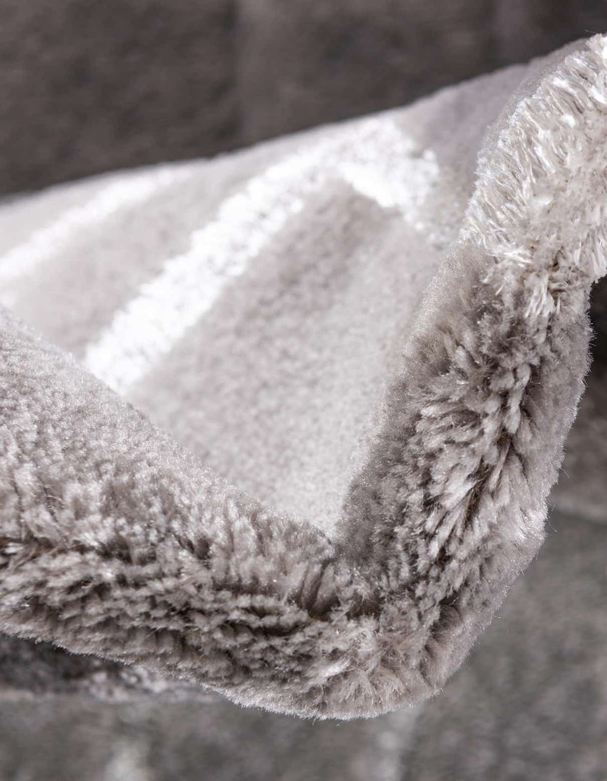 Rechteck Teppich Marilyn Monroe™ Glam Trellis in Graues Silber von Hadorn™ - Lifestyle Image