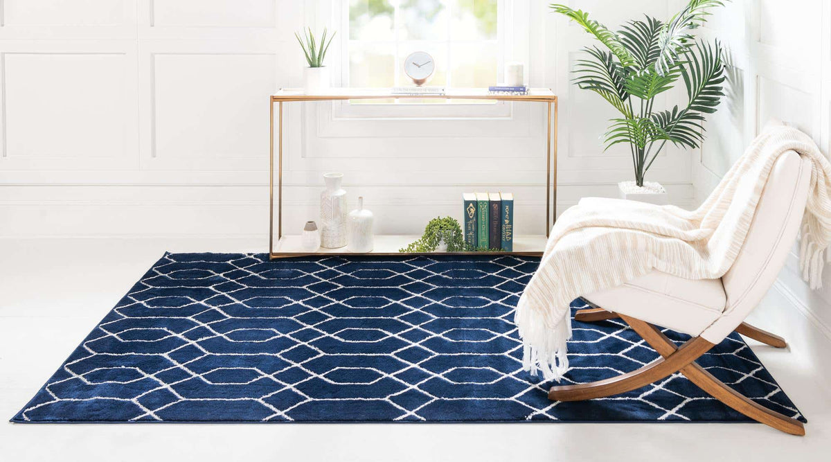 Rechteck Teppich Marilyn Monroe™ Glam Trellis in Blau von Hadorn™ - Lifestyle Image