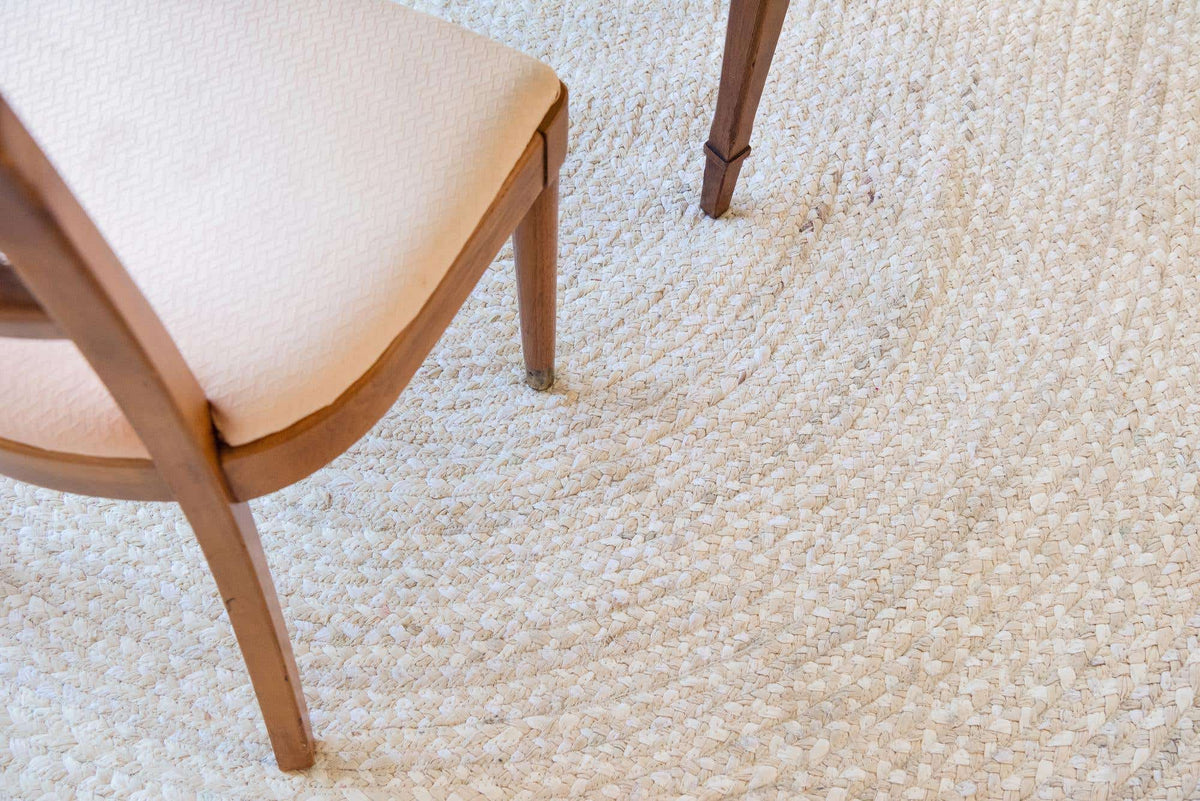 Rund Teppich Braided Chindi in Beige von Hadorn™ - Lifestyle Image
