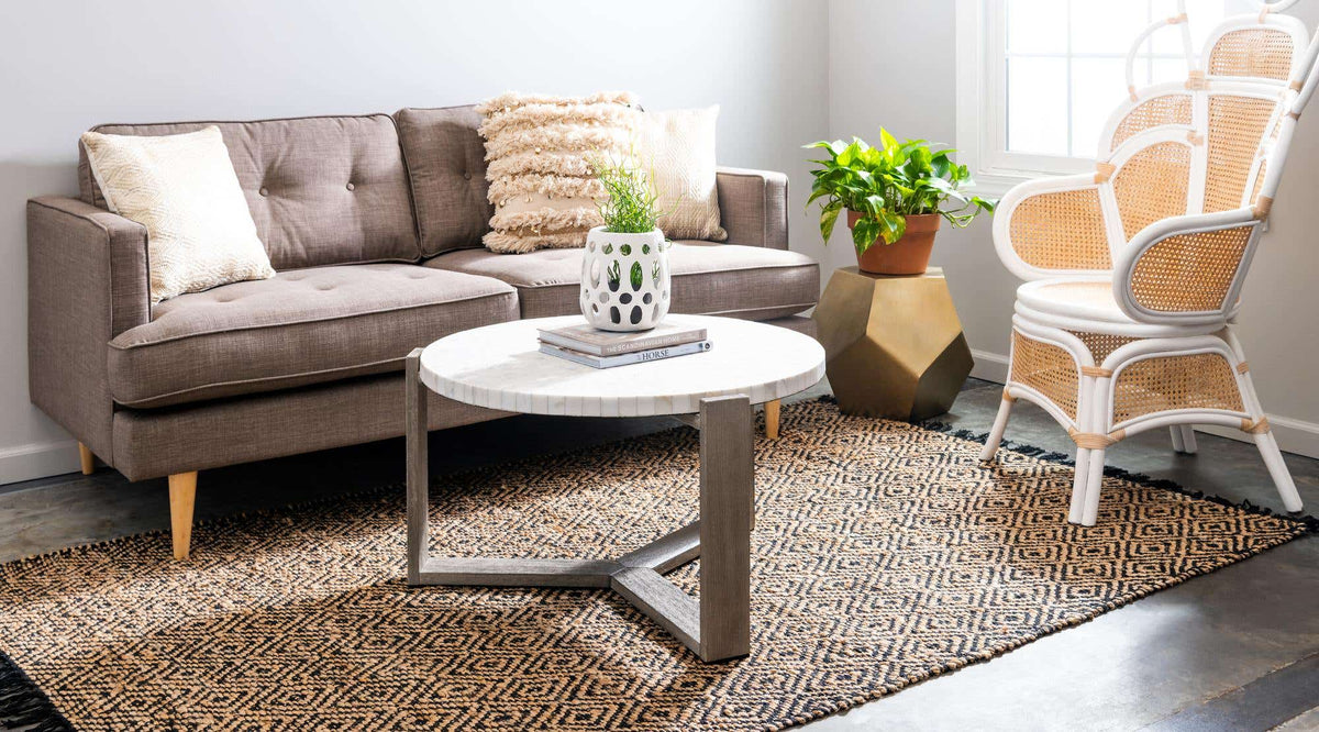 Rechteck Handgeflochten Teppich Braided Jute in Schwarz von Hadorn™ - Lifestyle Image