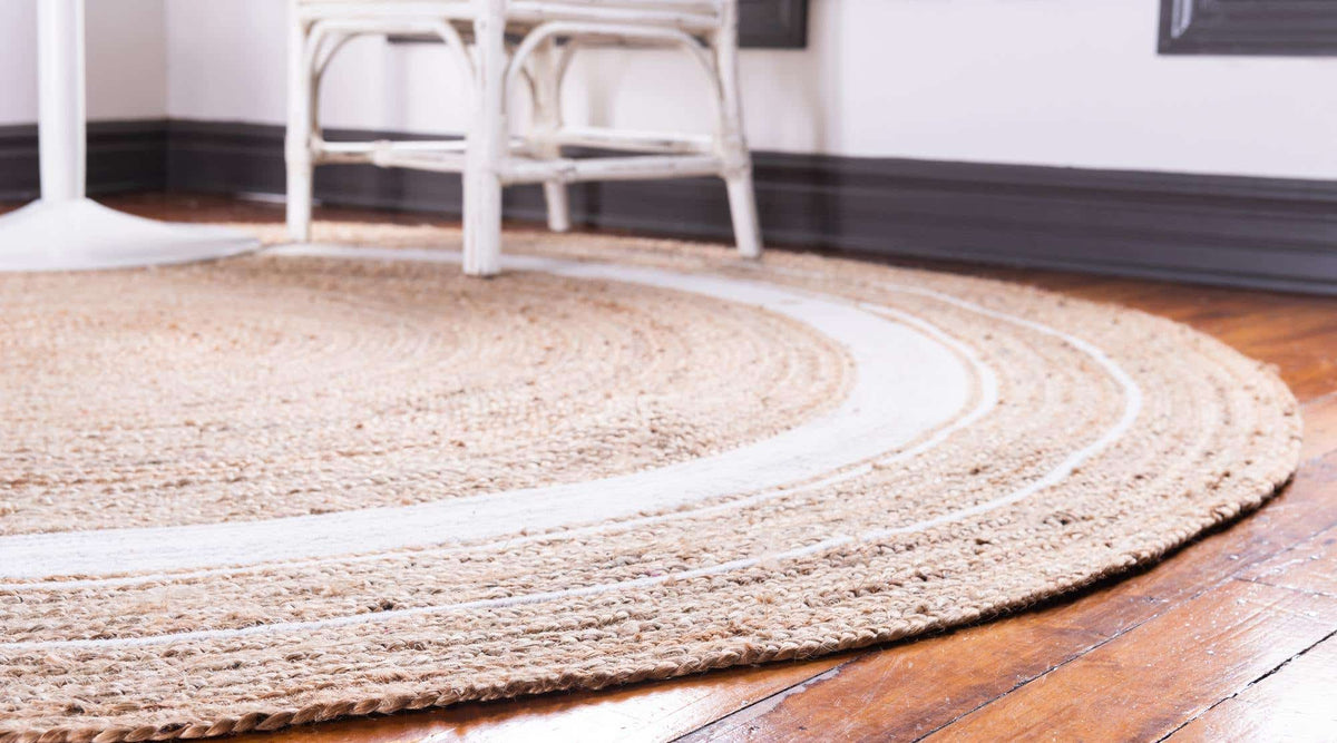 Rund Teppich Braided Jute in Natürlich von Hadorn™ - Lifestyle Image