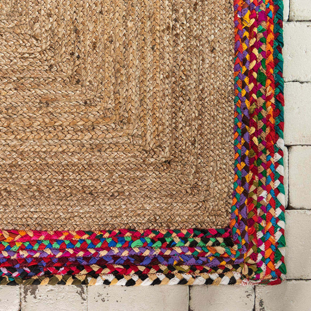 Rechteck Teppich Braided Jute in Natürlich von Hadorn™ - Lifestyle Image