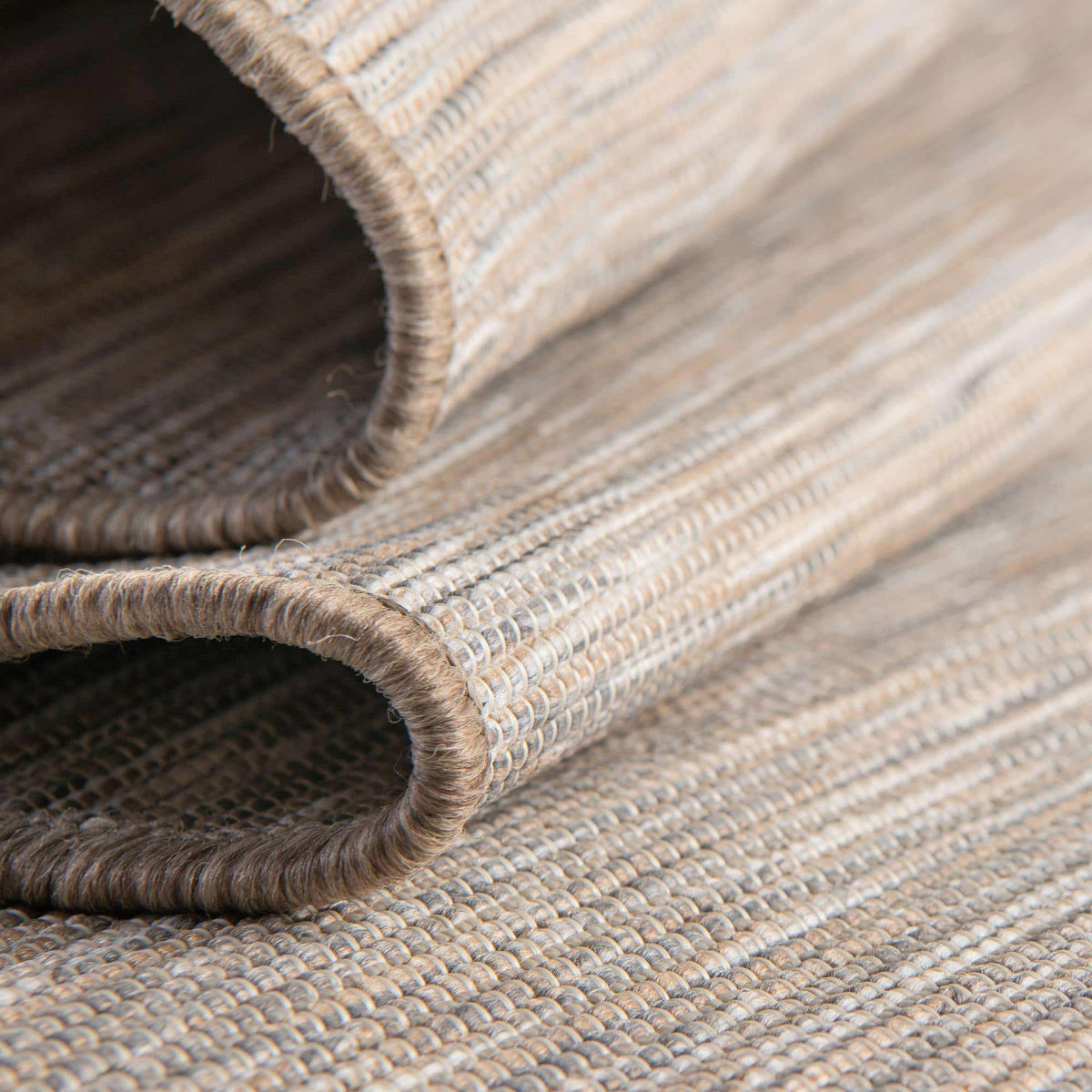 Rechteck Outdoor Teppich Outdoor Solid in Beige von Hadorn™ - Lifestyle Image