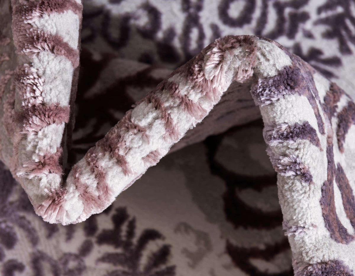 Rechteck Teppich Chesterfield in Violett von Hadorn™ - Lifestyle Image
