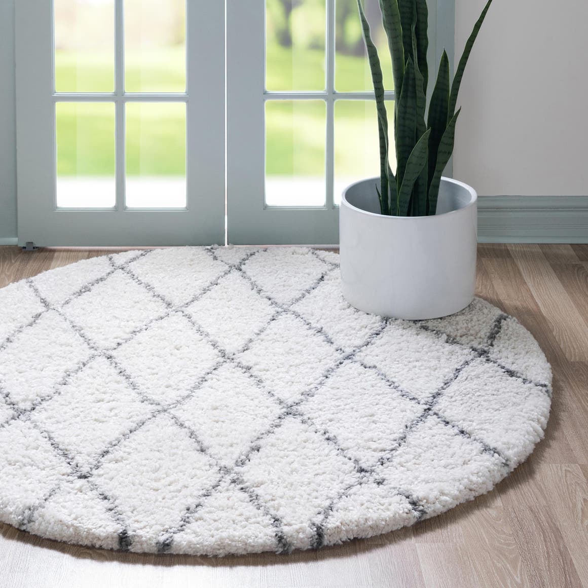 Rund Hochflorteppich Marrakesh Shag in Beige von Hadorn™ - Lifestyle Image