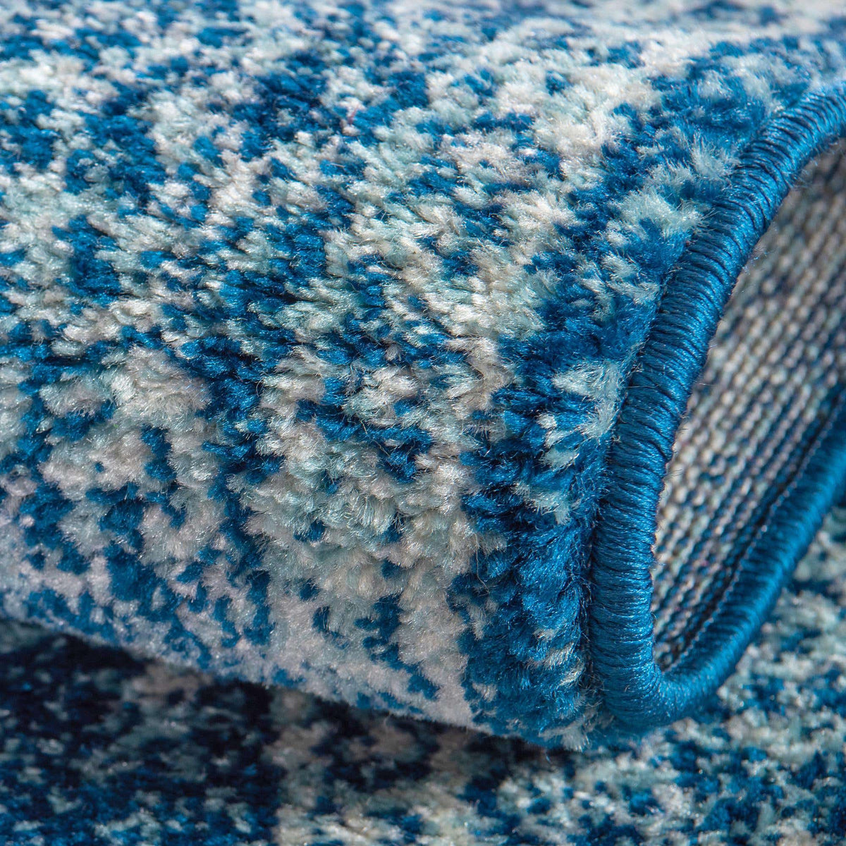 Rechteck Teppich Bexley in Blau von Hadorn™ - Lifestyle Image