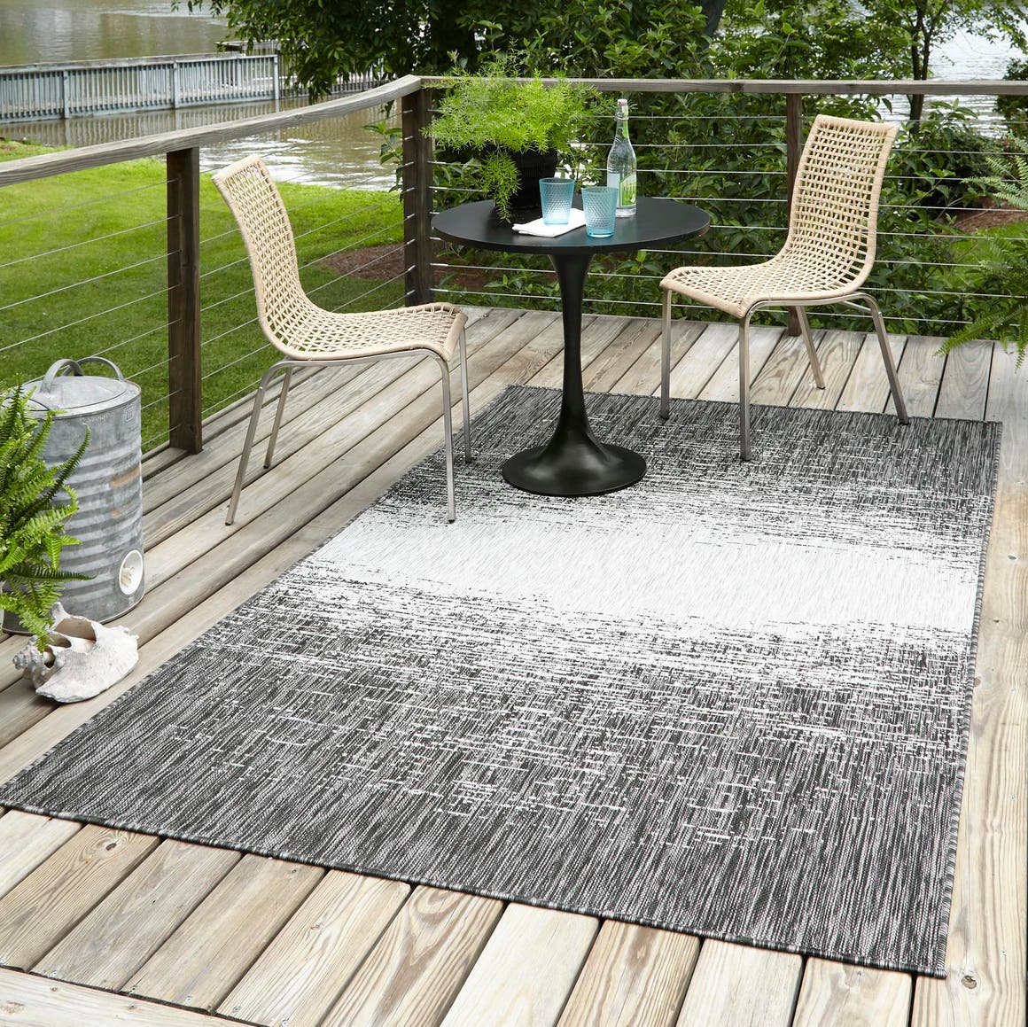 Rechteck Outdoor Teppich Outdoor Modern in Anthrazit von Hadorn™ - Lifestyle Image