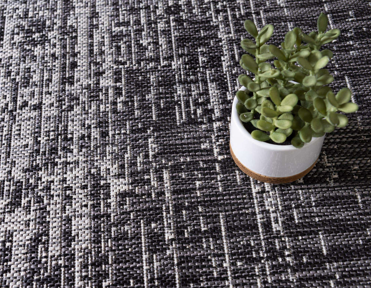 Rund Outdoor Teppich Outdoor Modern in Grau von Hadorn™ - Lifestyle Image
