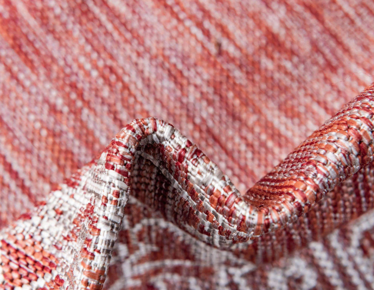 Rechteck Outdoor Teppich Outdoor Traditional in Rot von Hadorn™ - Lifestyle Image
