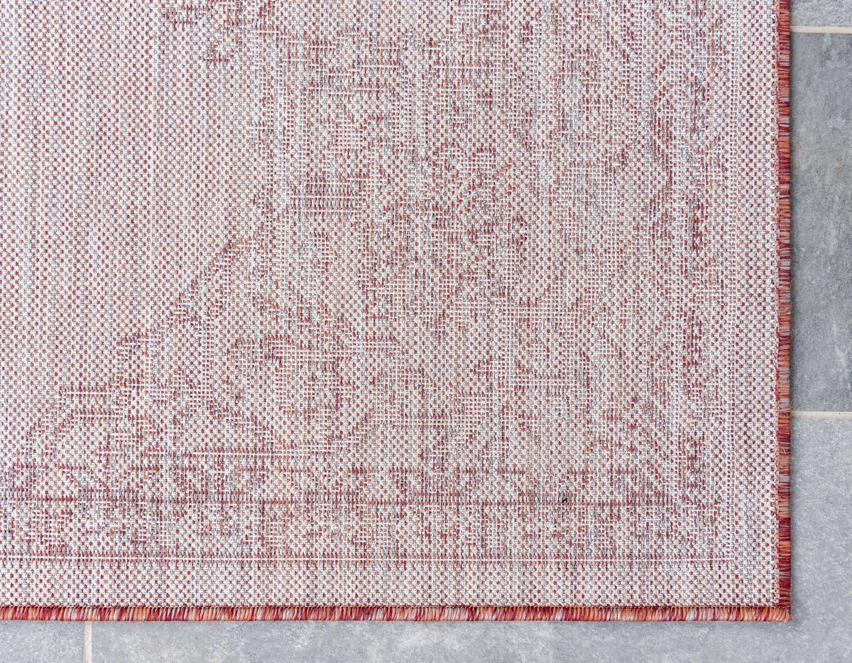 Rechteck Outdoor Teppich Outdoor Traditional in Rot von Hadorn™ - Lifestyle Image