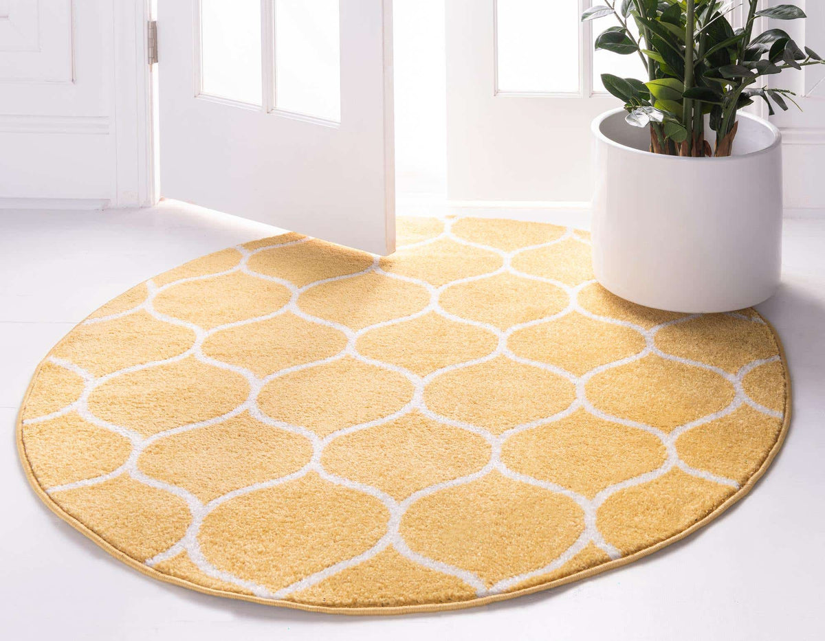Rund Teppich Trellis Frieze in Gelb von Hadorn™ - Lifestyle Image