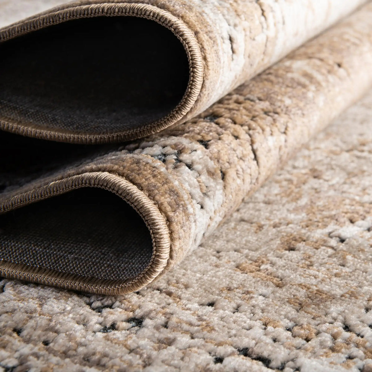 Rechteck Teppich Villa in Khaki von Hadorn™ - Lifestyle Image