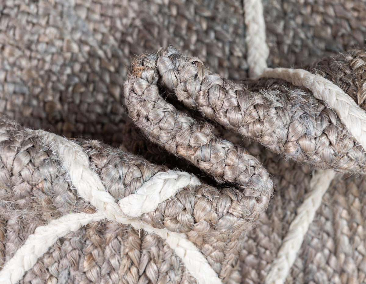 Rechteck Teppich Braided Jute in Grau von Hadorn™ - Lifestyle Image