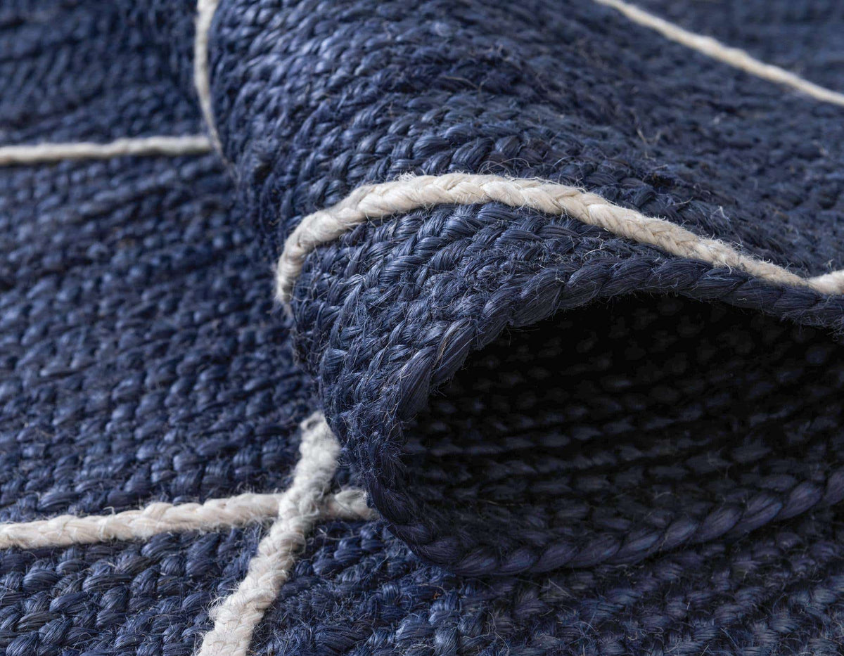 Rechteck Teppich Braided Jute in Blau von Hadorn™ - Lifestyle Image