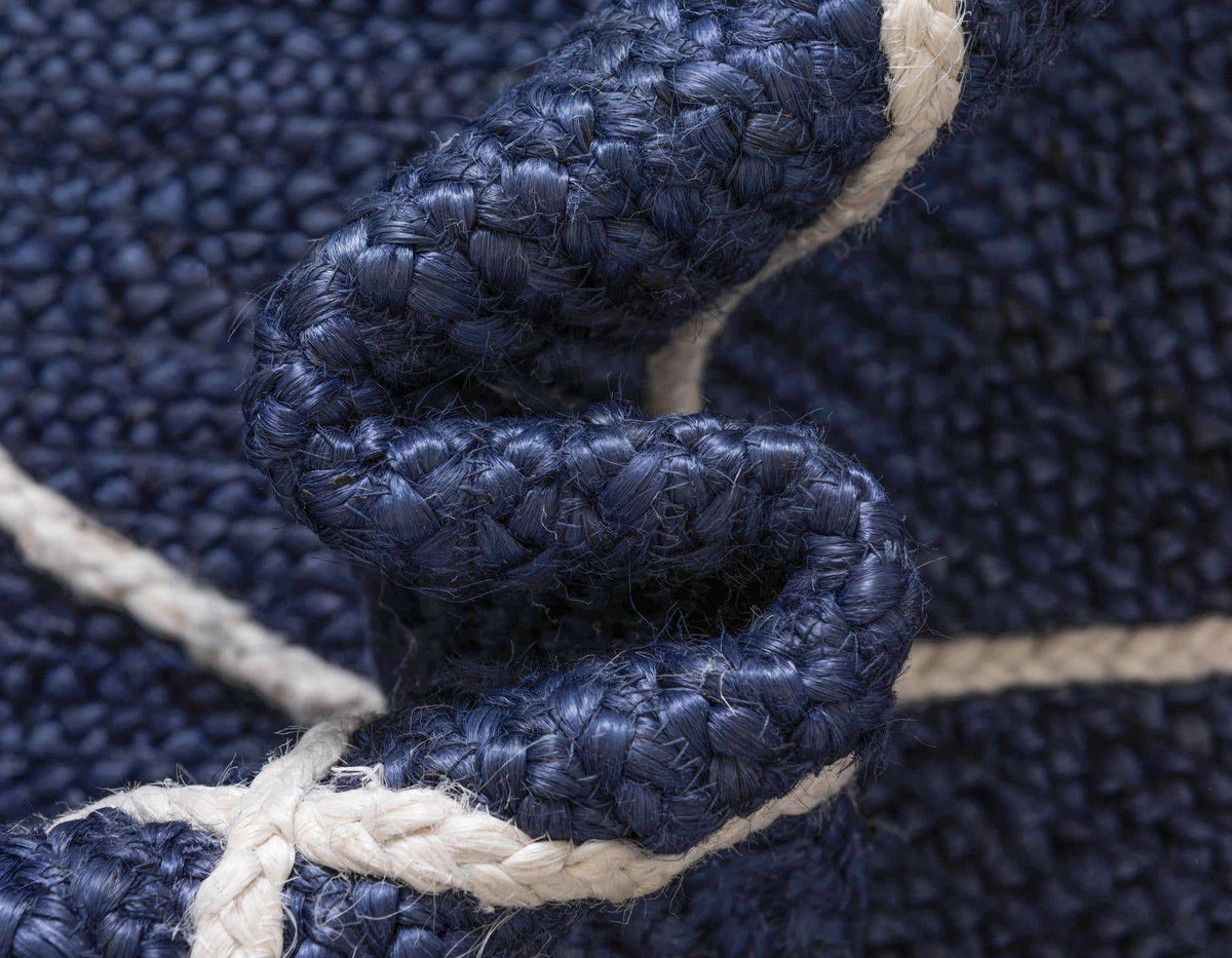 Rechteck Teppich Braided Jute in Blau von Hadorn™ - Lifestyle Image